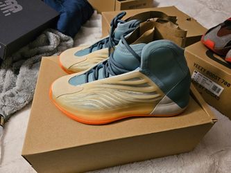 Adidas yeezy qntm hi res coral size 10.5