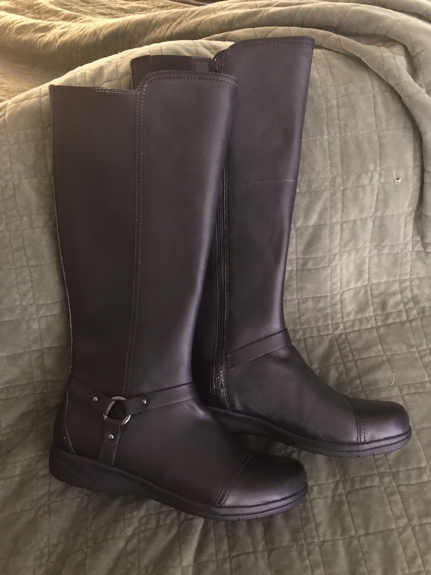 Clarks Women’s 9M Knee High Leather Boots 