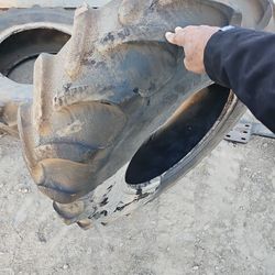 Set Of Used Tractor Tire, Used 340/85r24