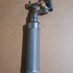 Welch Allyn Macroview otoscope