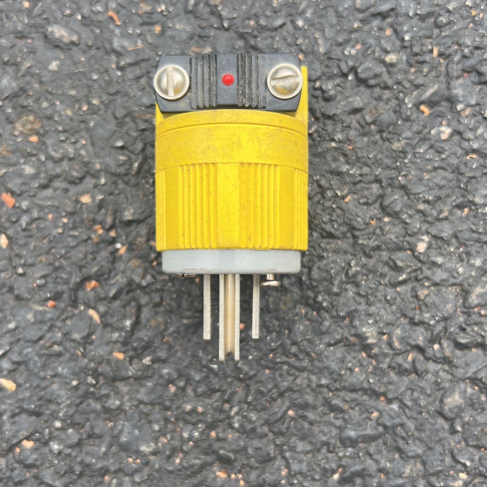 Electrical plugs