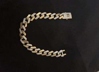 10k Monaco Bracelet,missing 2 Little Stone,can Barely Tell.