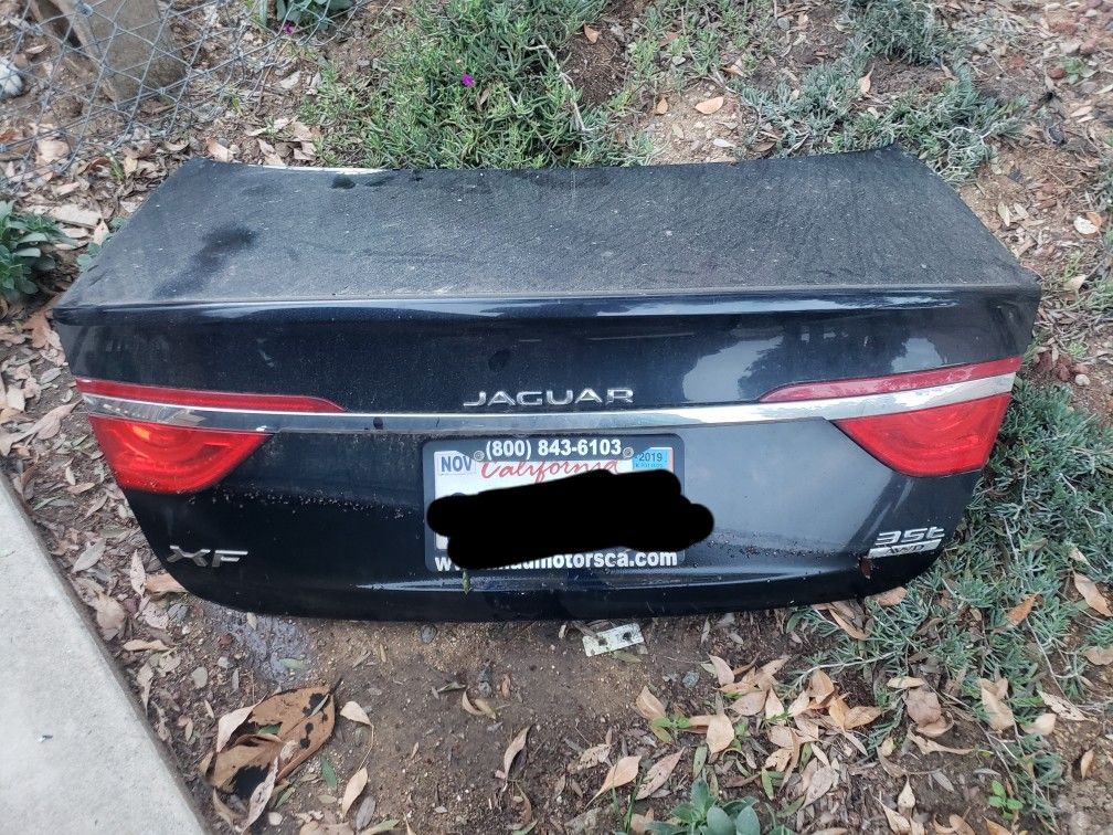 16-19 Jaguar Xf Trunk Black