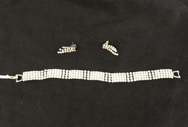 Bracelet and Ear Ring Set