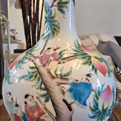Vintage Chinese Familie Rose Peach & Forest Design Beautiful Porcelain Vase Marked