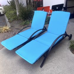 $125.00 Set Of 2 New Outdoor Patio Lounge Chaise With Wheels Recliner