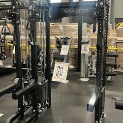 VANDER USA F-11 HALF RACK AND FUNCTIONAL TRAINER