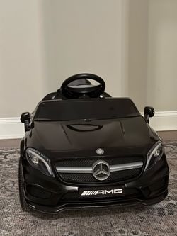 Mercedes-Benz GLA 45 AMG battery-powered kids' ride-on car.