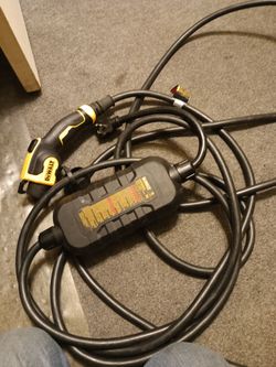 DeWalt portable EV charger 16 amp type 4 $ 125 firm price