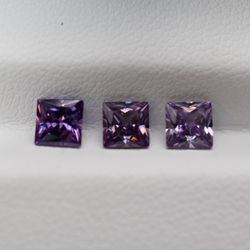 Boysenberry Purple Sapphire Trio – 4×4mm Princess Cut, Matched Gradient Set