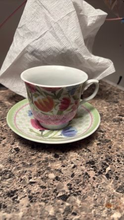 East side, tea cup set