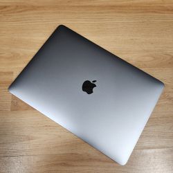  2019 MacBook Pro 13" Touchbar Intel i5 , 8GB RAM Latest OS Sonoma Like New Battery 