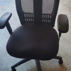 Aeion Black Mesh Office Task Chair