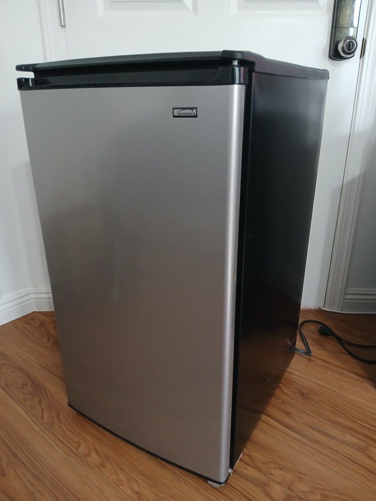 Kenmore Mini Fridge 