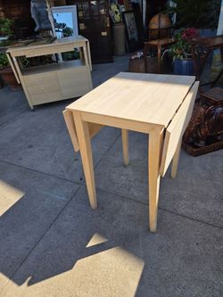 Solid Wood Folding Table (Parawood)