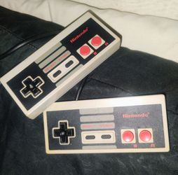 (2) Nintendo NES Controllers