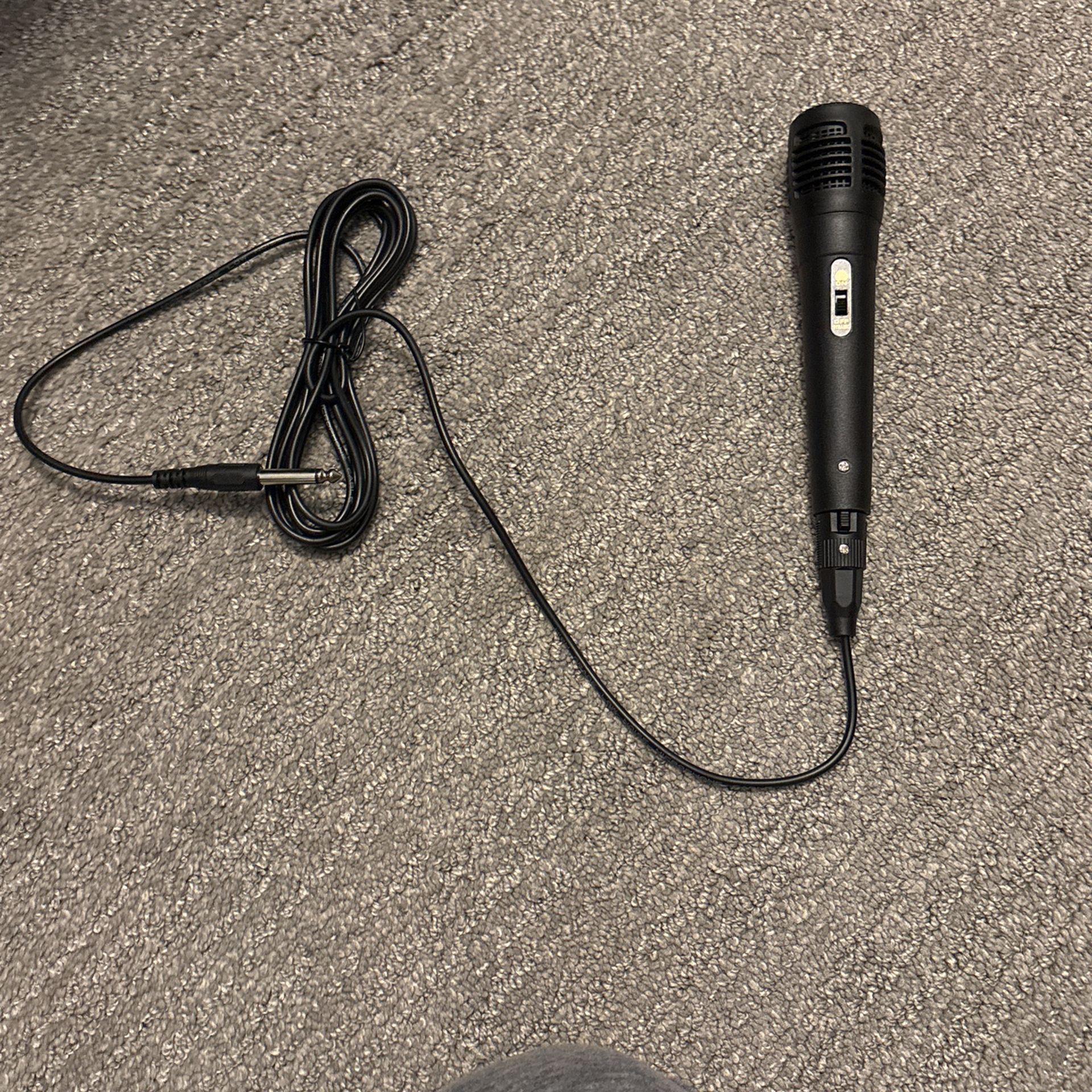 Microphone