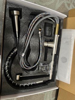 Farmhouse style kitchen faucet