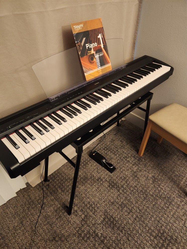 Yamaha P-95 digital piano 