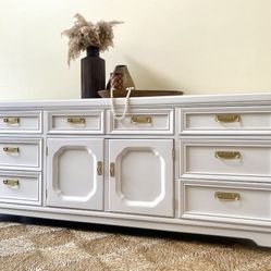 Thomasville Dresser/Dresser/Credenza/Buffet/Sideboard/Coastal/Beach/Console Table/TV Stand