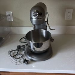 Kitchenaid 5 Quart Professional Bowl Lift Mixer With All Attachments