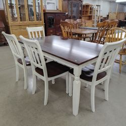 Dining table w/ 4 chairs and bench