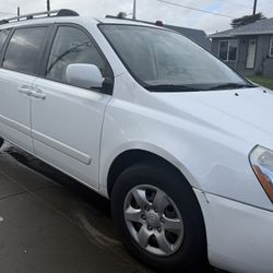 2009 Kia Sodona 