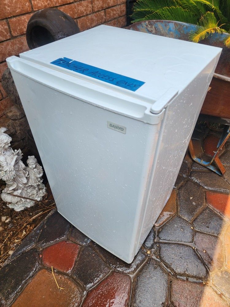 Sanyo Refrigerator