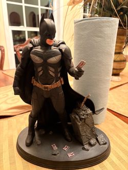 DC Comics The Dark Knight Batman Figure statue display