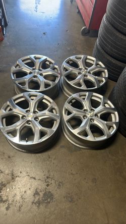 OEM Chevy rims 5x105 bolt pattern, firm price,,