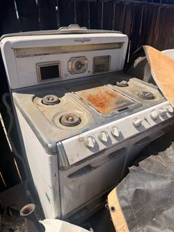 Vintage Gas Range Stove with Backsplash
