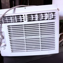 Window Air Conditioner 