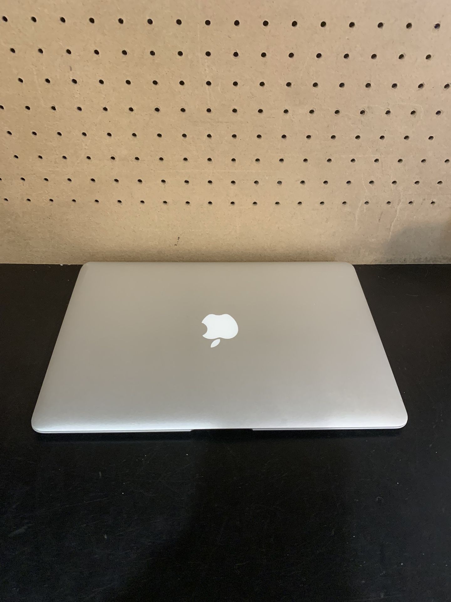 Macbook Air with Big Sur OS, 500GB SSD, and 8GB Ram