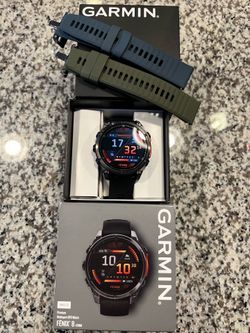 Garmin Fenix 8 47mm Amoled Premium Watch Multisport GPS Like New  - Extra bands