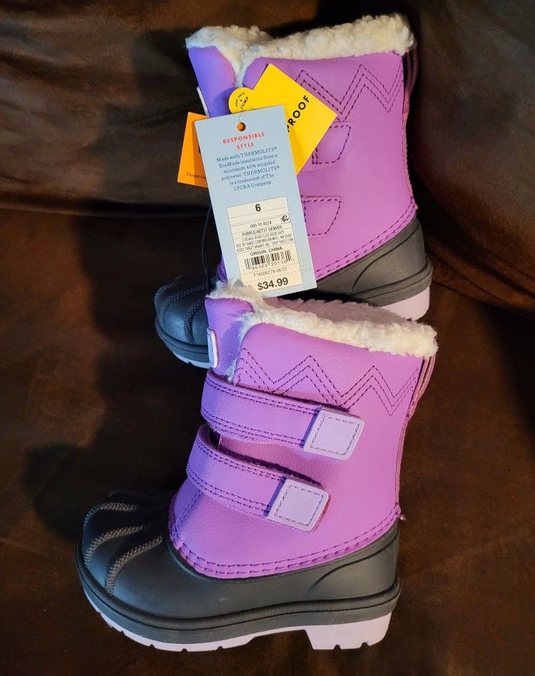 BRAND NEW SNOW ❄️ BOOTS 