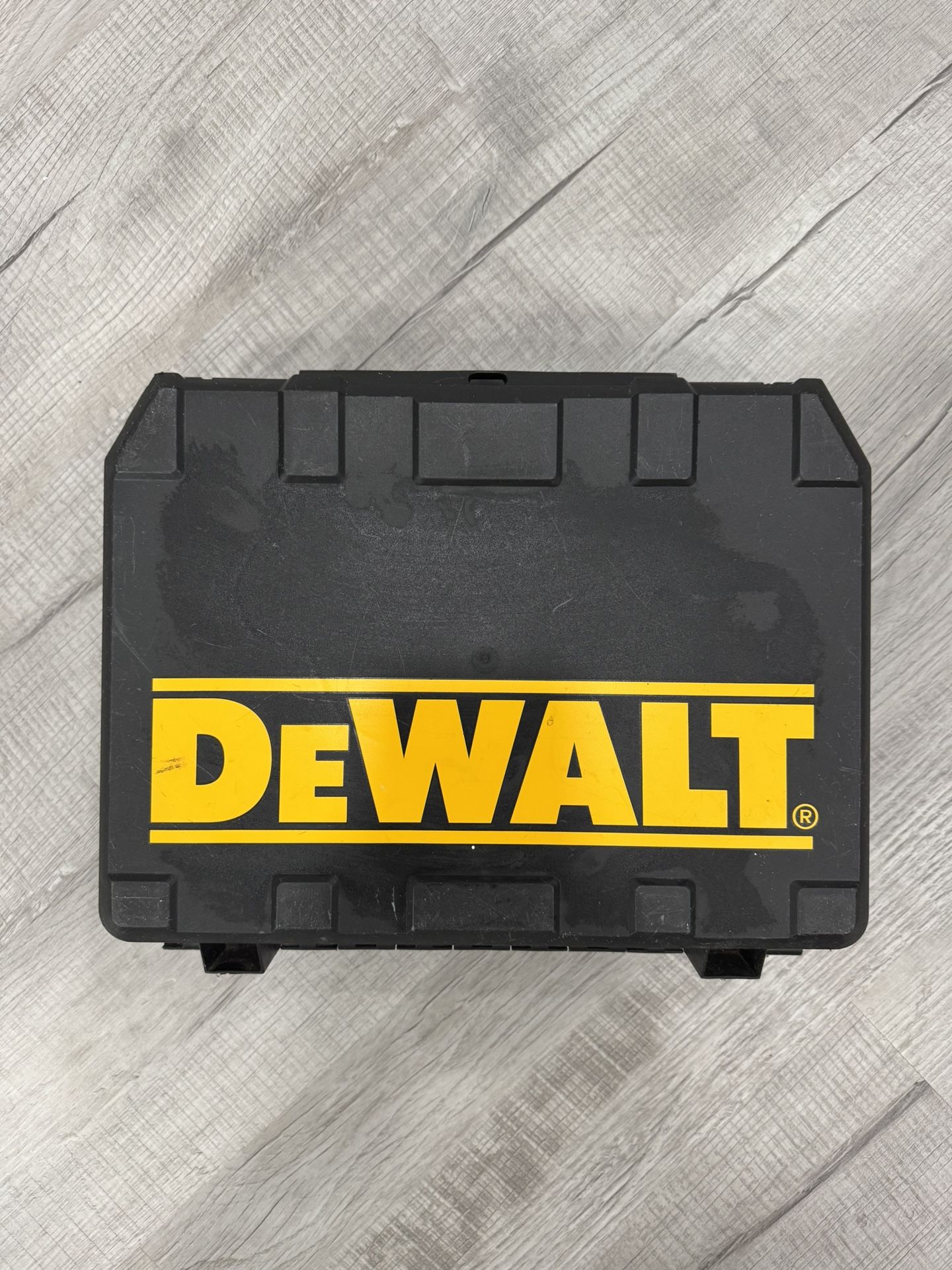 DeWALT 3/8” VSR Keyless Chuck Drill