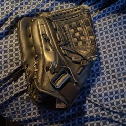 Glove For Sale LEFT HAND THROW!!!