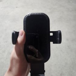 Wireless Charging Auto-Clamping Car Phone Holder