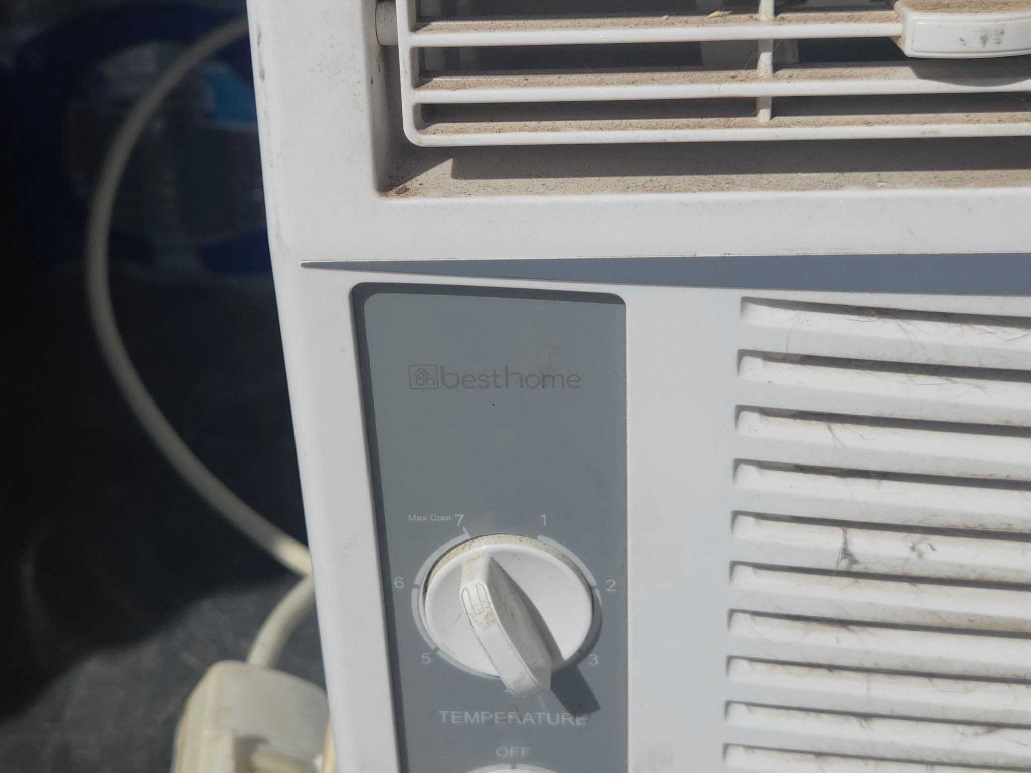 Window air conditioner