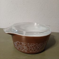 Vtg Pyrex 1.5 Qt. Woodland Casserole w/Lid