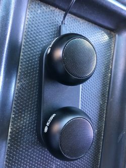 Bluetooth speakers match like new only used a couple of times . Payed 80
