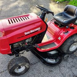 Excellent Condition! Yard Machines 746 SRL Riding Lawnmower/Tractor !