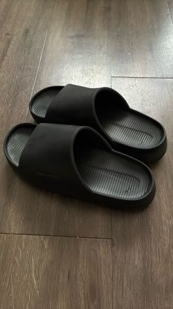 W9 Nike slides