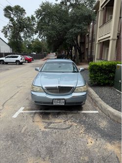 2005 Lincoln town car