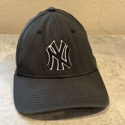 New Era 39Thirty Hat S/M Small-Medium New York Yankees Grey Cap Hat