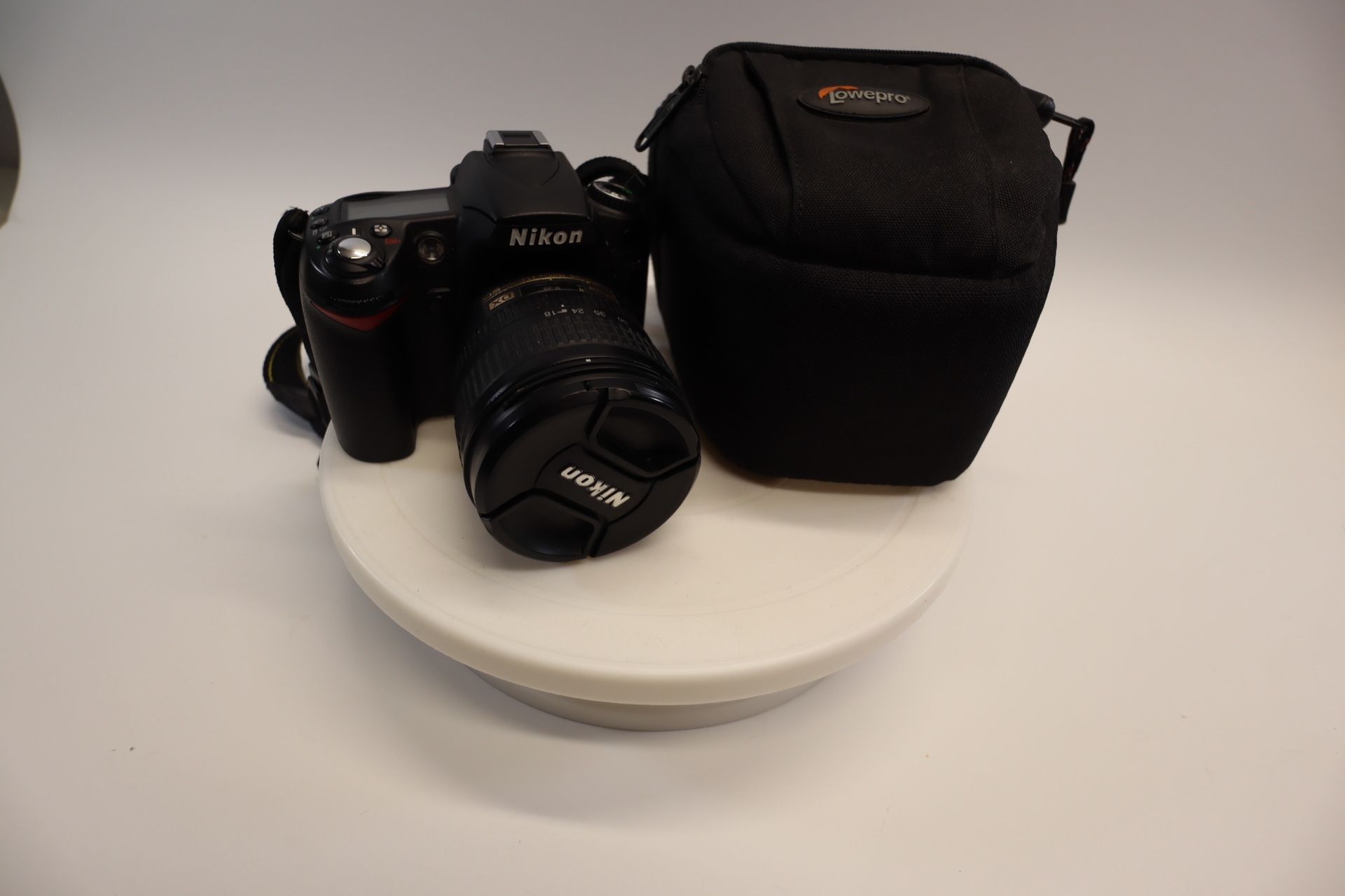 Nikon D90 Digital SLR Camera-Black with Af-s Nikkor 18-70mm 1:3.5-4.5g Ed Lens
