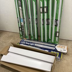 6 LED Shop Lights And Extra Bulbs 