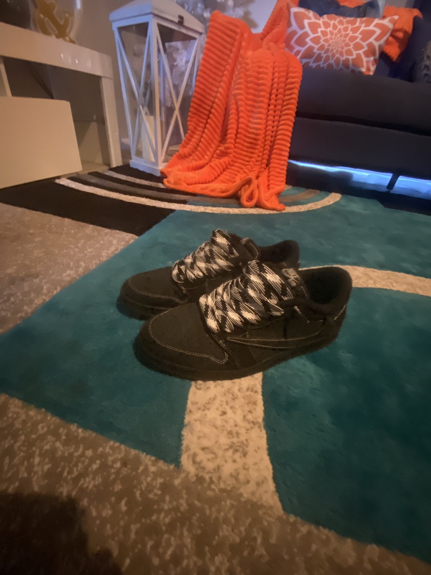 Travis scott jordan 1 lows