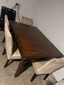 Dinning room table