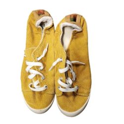 Time and Tru Size 7 Yellow Mustard Corduroy Shoes